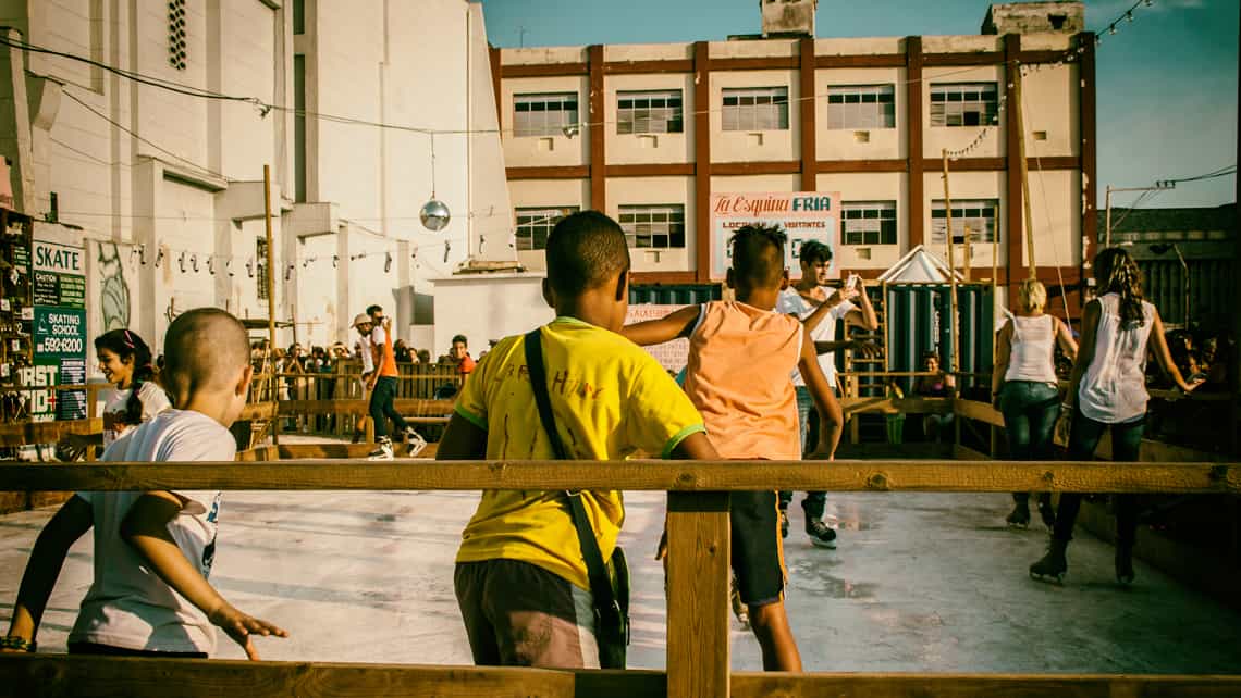 Pista de patinaje en Centro Habana durante la Bienal de La Habana