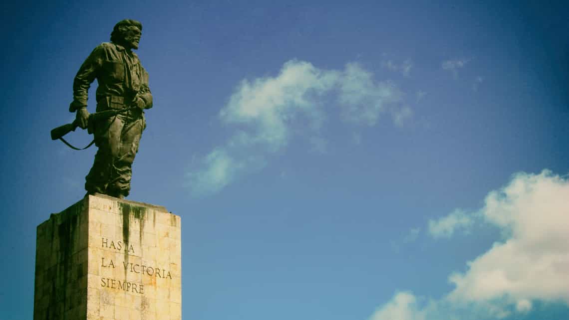 Monumento en el Mausoleo a Ernesto Che Guevara en Santa Clara, Cuba