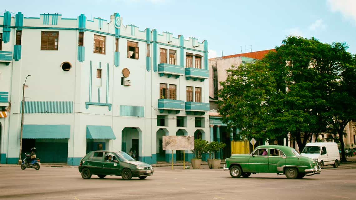 Esquina de Carlos III e Infanta en Centro Habana