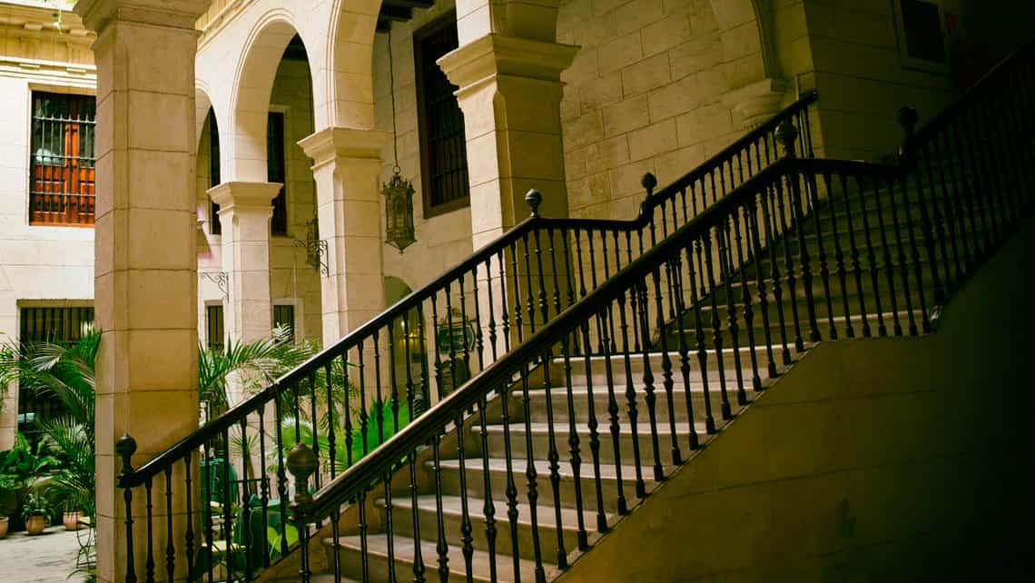 Bella escalera interior del Palacio O'Farril