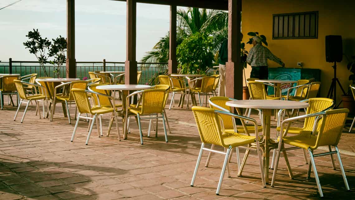 Restaurant con vista al Valle de los Ingenios, lugar perfecto para probar el guarapo de Trinidad