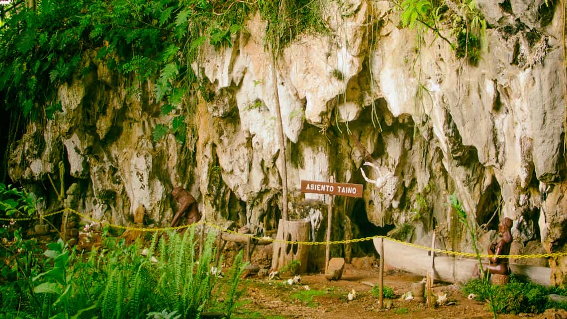 Asiento Taino, en la Cueva El Paraiso en el municipio de Baracoa, Guantanamo, Cuba