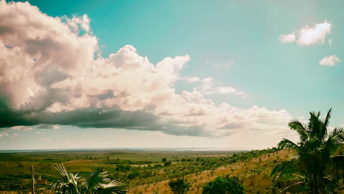 Vista del Valle de los Ingenios desde lo alto de la torre vigia de la Hacienda Manaca-Iznaga