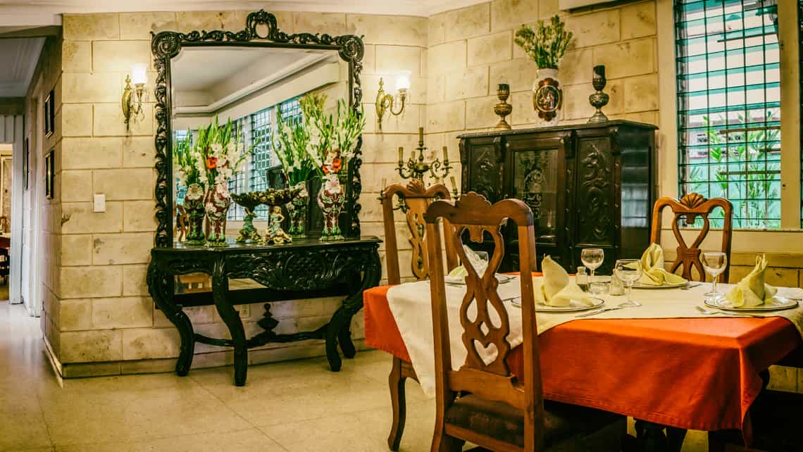 Salon prioncipal de la paladar Restaurante La Carboncita