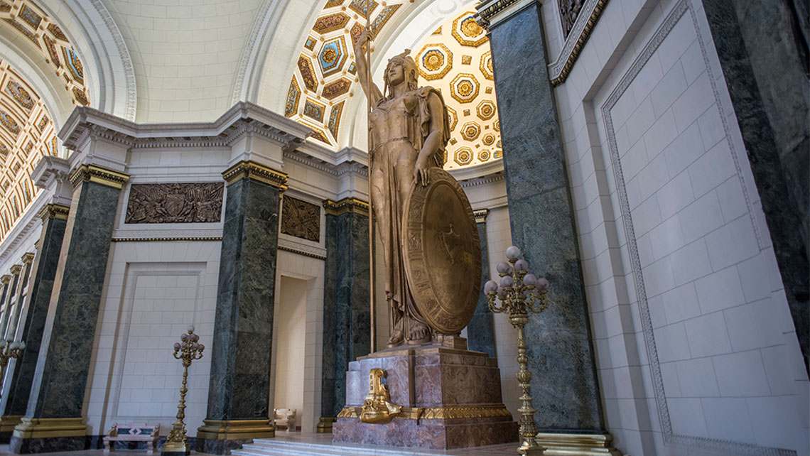 Estatua interior en el Capitolio Nacional