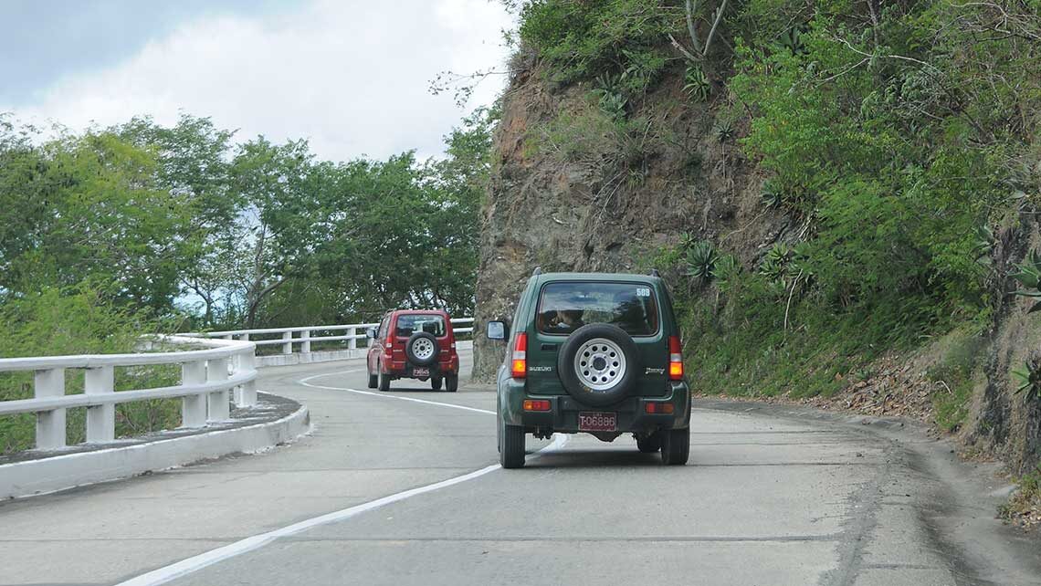 Conduciendo a Baracoa por el Viaducto La Farola