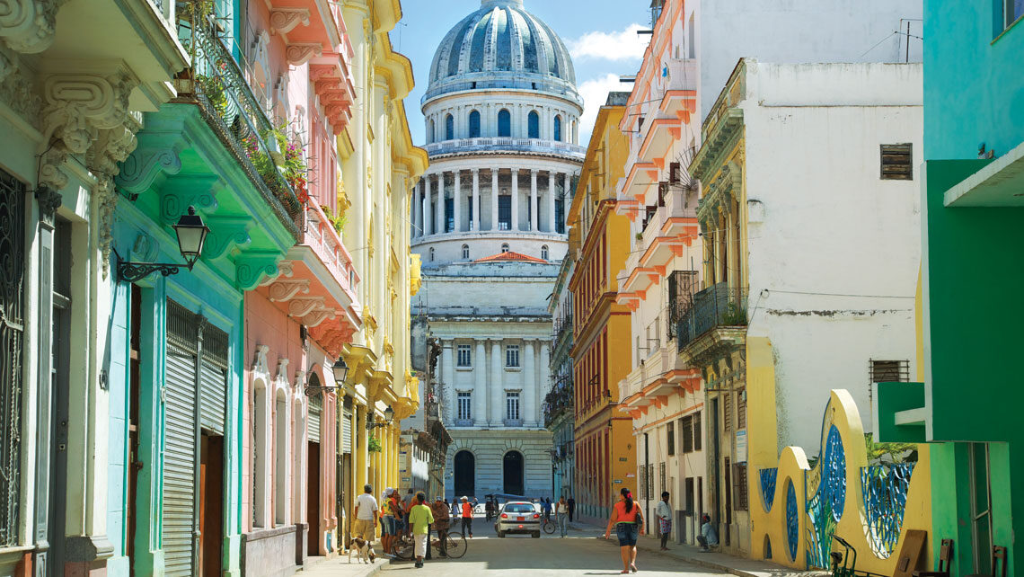 Ayudar a los cubanos mientras hacemos turismo