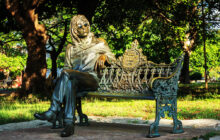 Cinco estatuas de famosos en Cuba