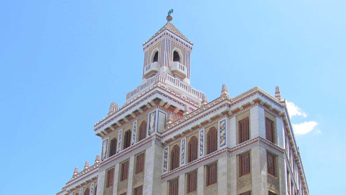 Edificio Bacardi en La Habana VIeja