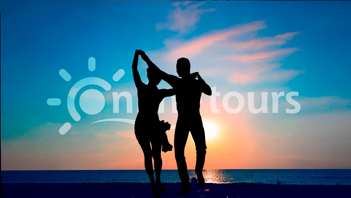 pareja bailando salsa