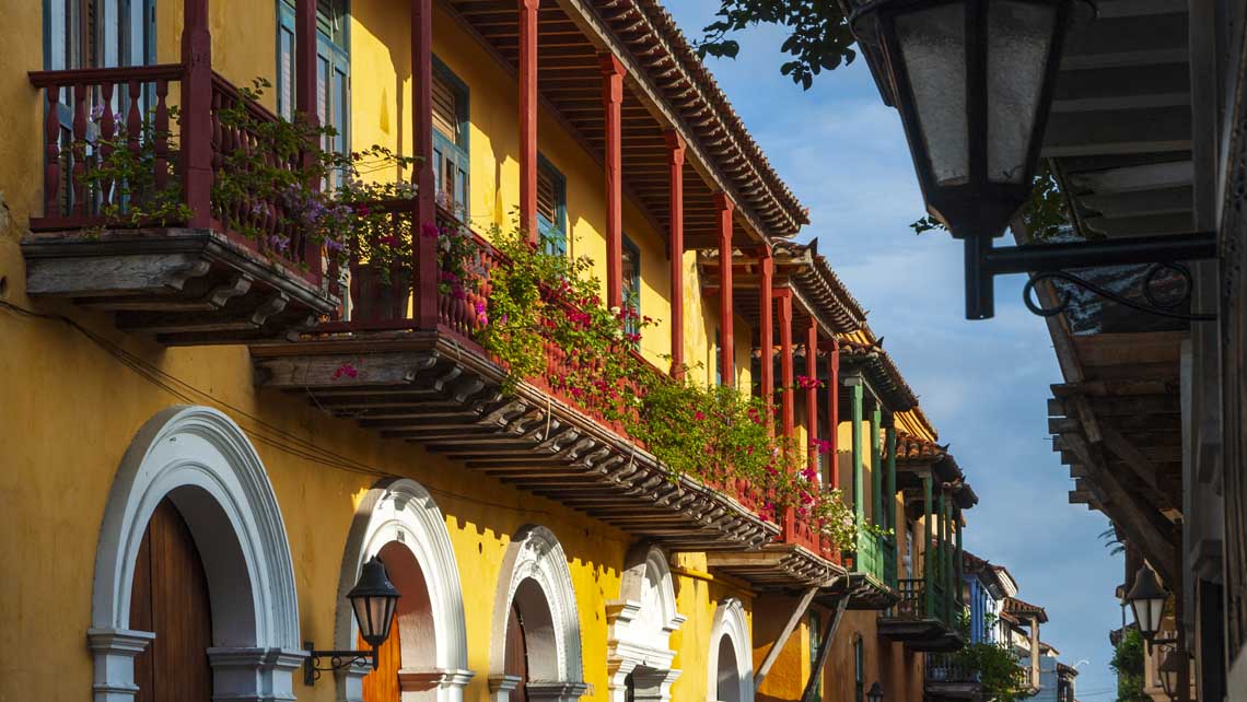 Vuela a Cartagena de Indias con World2fly